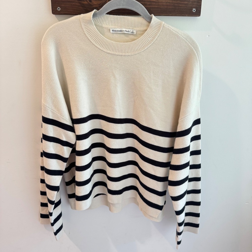 Abercrombie‎ & Fitch Relaxed Striped Crewneck Sweater Cream Black Small